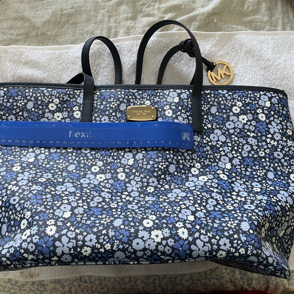 Barely used Michael Kors tote